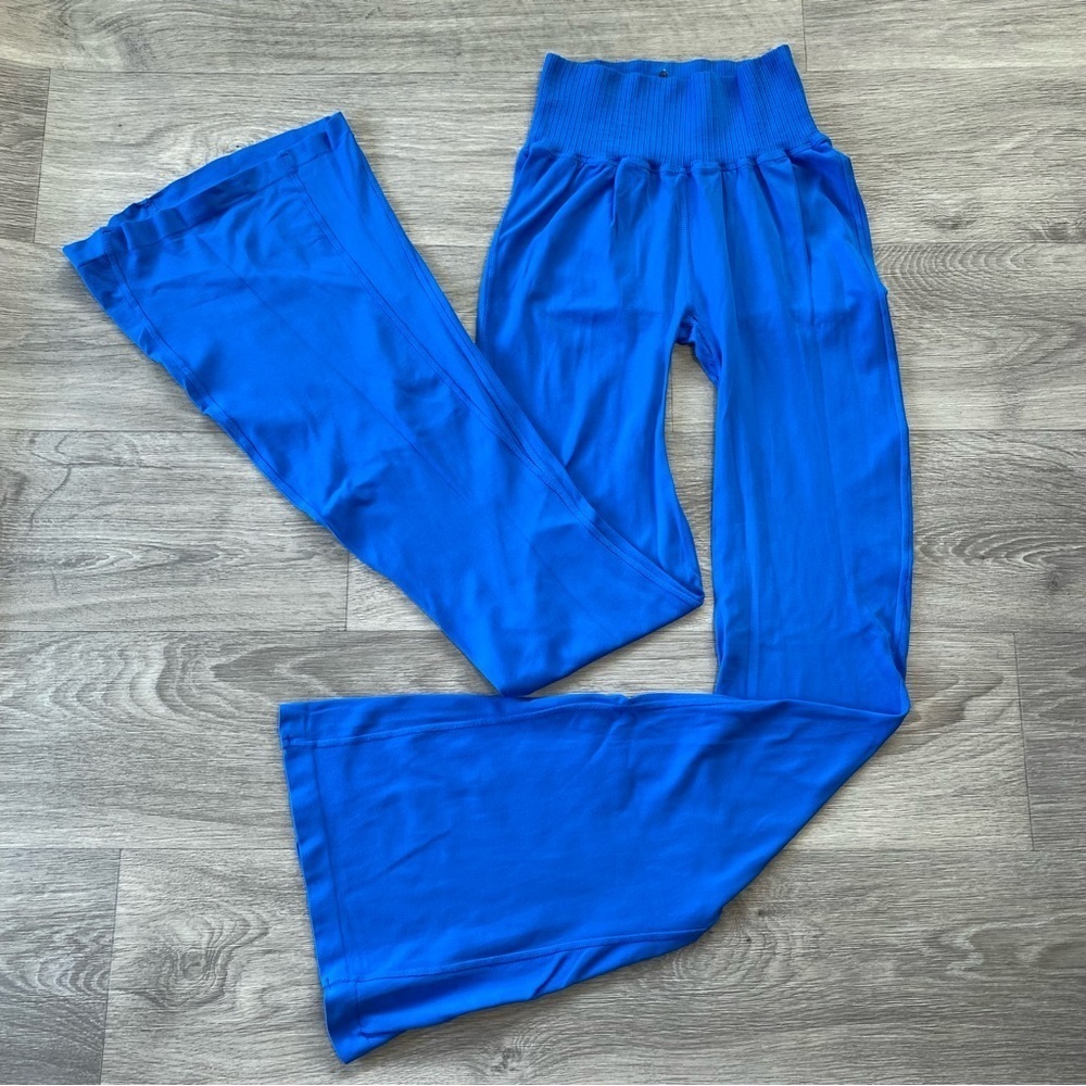 New FP Movement Good Karma Flare Leggings in Midatlantic Size XS/S
